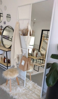 Espejo + Perchero Pepe (Stock) - comprar online