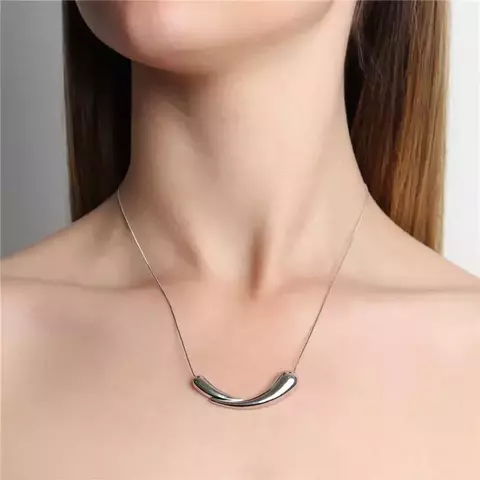 GARGANTILHA DUAS GOTAS BANHADA A RÓDIO BRANCO