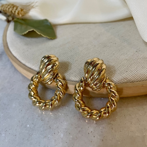 BRINCO FOLHEADO EM OURO 18k