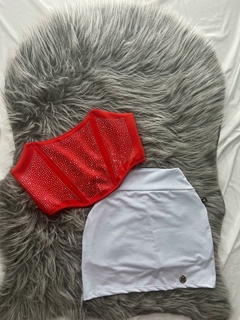 conjunto feminino Natal saia branca lisa HAPPYCAT e cropped corselet corse brilhoso neoprene vermelho - comprar online