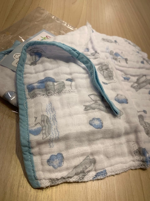 PANINHO DE BOCA SOFT ESPECIAL KARINHO C/ PRENDEDOR DE CHUPETA 25CM X 25CM CONTEM 02 UN MASCULINO Ean :7896700867509