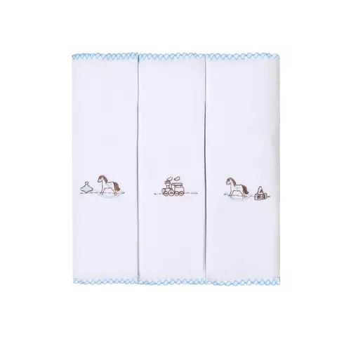 CUEIRO FLANELADO BORDADOS PAPI 80CM X 80CM CONTEM 03 UN CAVALO DE MADEIRA Ean :7896700866809