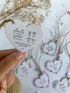 TAG PLANTÁVEL - PAPEL SEMENTE 6X5CM - CORAÇÃO - PERSONALIZADA - MIMUS | Design ecológico 