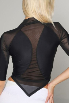 REMERA AMIENS MANGAS 3/4 DE LYCRA Y TUL (BSREAMI) en internet