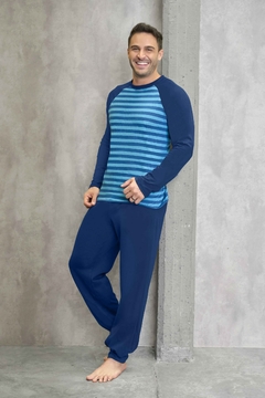 PIJAMA LARGO HOMBRE PANT. LISO Y REMERA A RAYAS (LE25551)