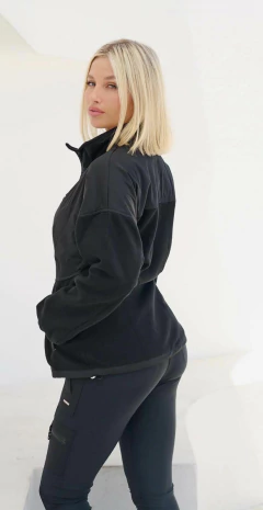 CAMPERA SACO POLAR CON CINTURA ENTALLADA Y MULTIPLE BOLSILLOS (BI45017) en internet