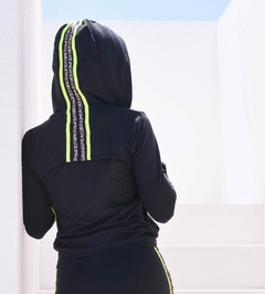 CAMPERA ALGODON CON TIRAS DOBLE DE NEON Y PRINT (BI40178) - comprar online