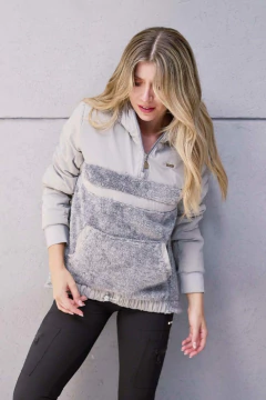 BUZO CANGURO OVERSIZE CON CORDERITO INTERNO Y CAPUCHA (BI30124)