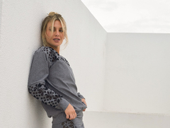 BUZO OVERSIZED CON DETALLE MICRORED (BI30090) en internet