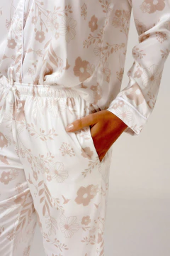 SET PAZ CON PANTALON LARGO CAMISA Y SHORT CON MUSCULOSA EN SEDA (VASETPA) en internet