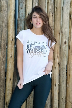 REMERA MANGA CORTA DE ALGODON ESTAMPA BE YOURSELF (BI20131)