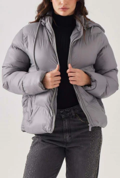 CAMPERA CORTA NYLON CAPUCHA DESMONTABLE (SE00753)