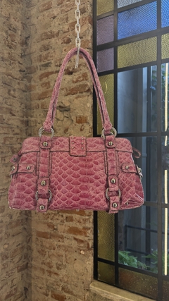 Imagen de SHOULDERBAG Y2K GUESS ROSA CROCO