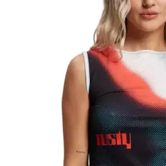 Imagen de Musculosa Rusty Meshy Allover Mujer Verde Rojo