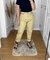 CALÇA JEANS BAGGY NUDE na internet