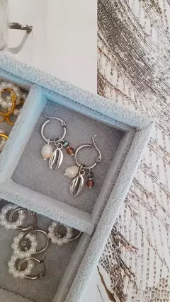 Aros Buzios Metal & perlas de rio en internet