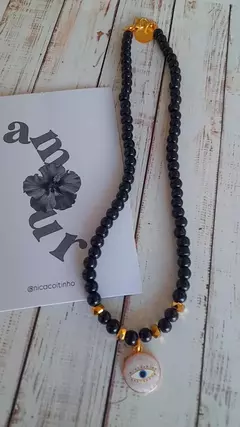 Collar Black ojo nacarado en internet