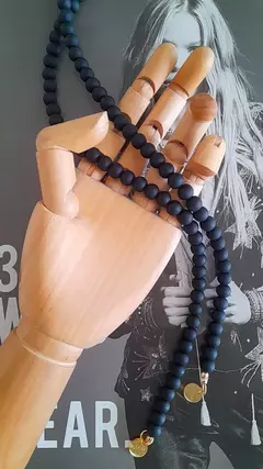 Collar bolones negro mate