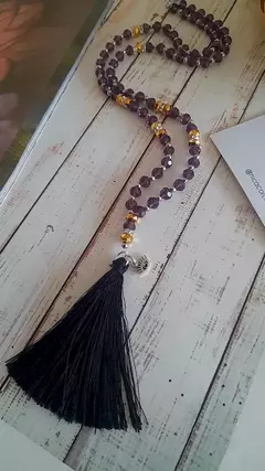 Collar cristales morado en internet