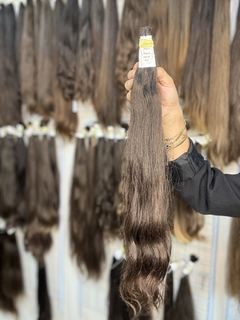 CABELO HUMANO CASTANHO NATURAL 66CM e 90GRAMAS - ETIQUETA PRATA na internet