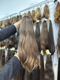 CABELO HUMANO LOIRO ESCURO 60CM 125 GRAMAS - ETIQUETA DOURADA na internet