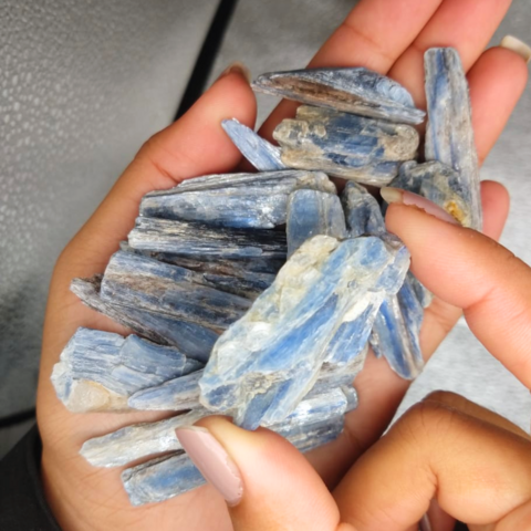 Pedra Bruta - Cianita Azul 01