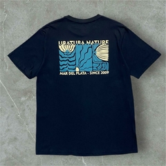 REMERA NATURE NEGRA en internet