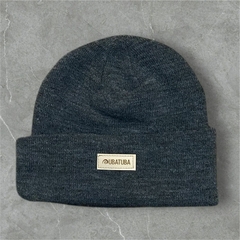 GORRO LANA UBT GRIS MELANGE OSCURO - comprar online