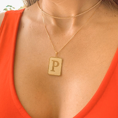 Colar placa letra inicial