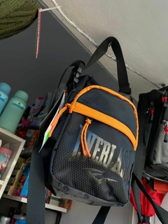 Bolsito Everlast negro y naranja