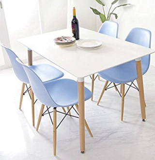 Mesa y 4 sillas celeste