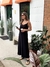 Vestido ANA estilo slip dress com alças finas reguláveis comprimento alongado e fendas laterais na internet
