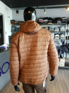 CAMPERA UNICLO INFLABLE (CHOCOLATE) - comprar online