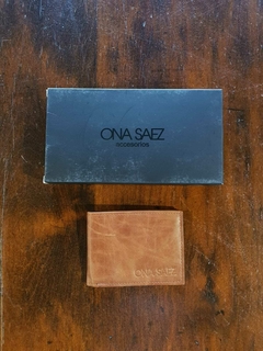 BILLETERA CUERO ONA SAEZ (MARRON)