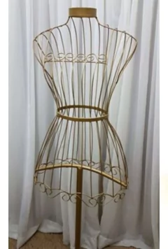Manequim Aramado Elizabeth Provençal - Decoração Funcional Residencial e Comercial - Ateliê A Designer