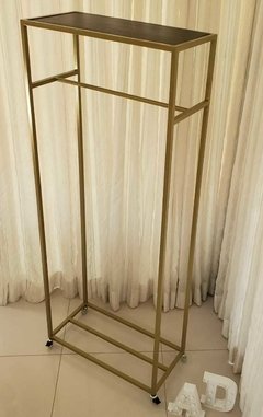 Arara minimalista com prateleira - comprar online