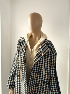 SACO PAULETTE CAPUCHA TEJIDA - comprar online