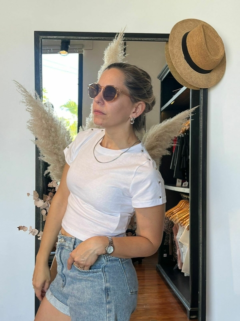 Remera top con tachas 3367