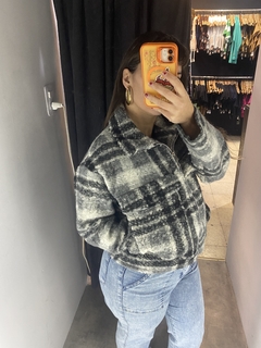 Campera escosesa negro y gris