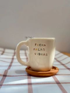 Taza “#MalasVibras” -Juli - comprar online