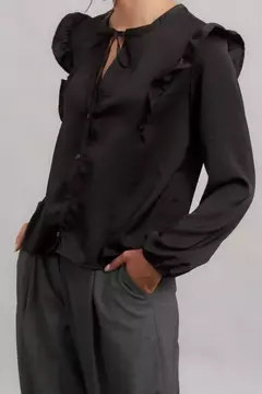 Camisa Volados Escote V - comprar online