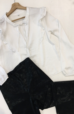Camisa Volados Escote V - JUST LOVE