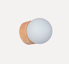 Aplique de pared madera con bocha satinada