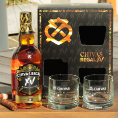 Estuche Chivas Regal XV 700cc + 2 vasos - comprar online