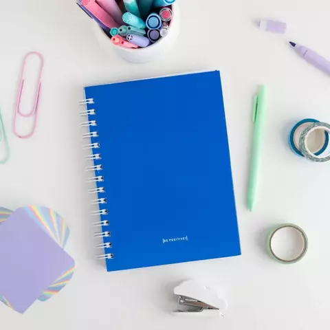 Cuaderno A5 Be Positive Tapa Dura X 100 Hojas Rayadas Colores Intensos - Punto Cero