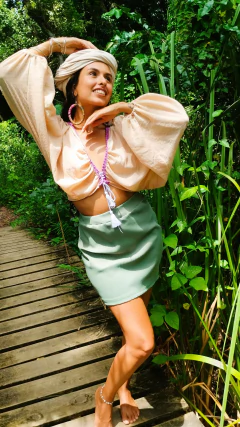 Blusa Bata Cropped Alma Gentil na internet