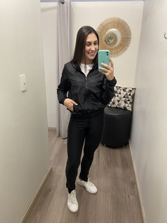 Jaqueta corta vento preto na internet