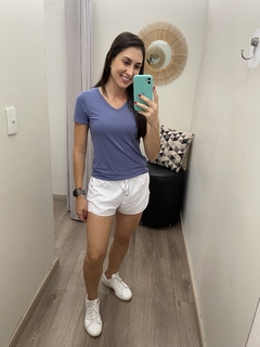 T-shirt skin fit alongada gola v roxo velvet Alto Giro - Loja Espaço Fitness
