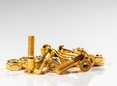 tornillos Tux alem-dorados en internet