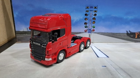 Camion Scania Eje Doble Rojo